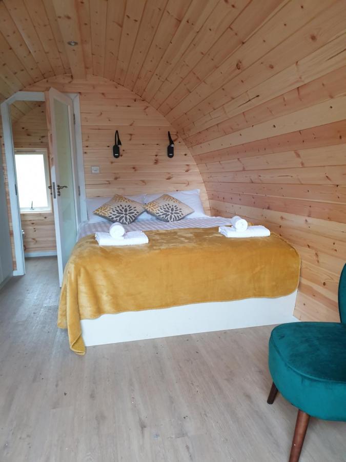 Hotel Berehaven Pods Castletownbere Esterno foto